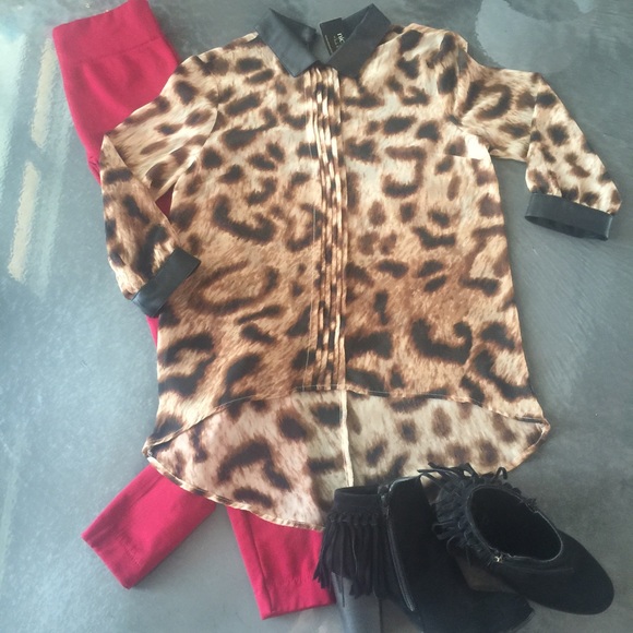 Leopard tunic with faux leather collar. - Picture 1 of 2