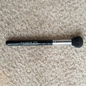 Sigma beauty small contour brush #F05