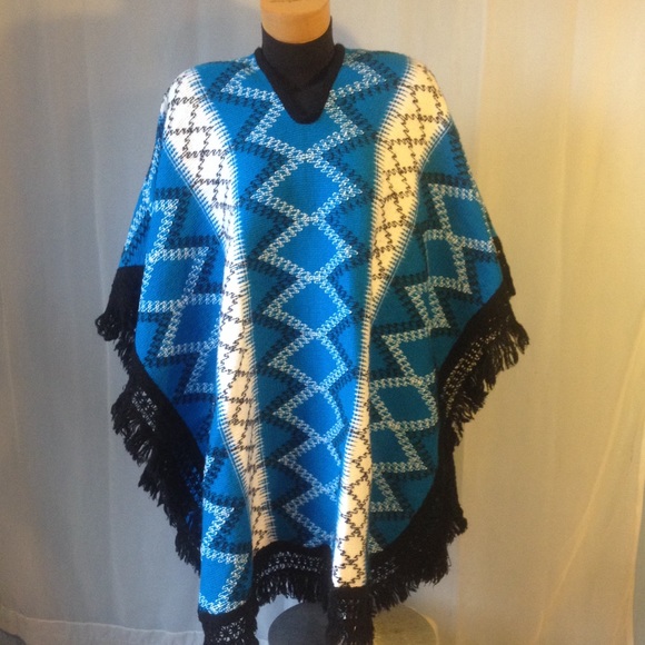 Sweaters - Beautiful Poncho