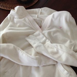 Small white American Eagle fleece