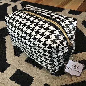 Women's Black & White Cosmetic Bag
