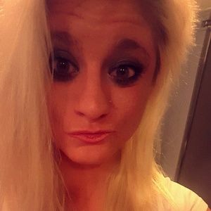 Meet your Posher, Becca