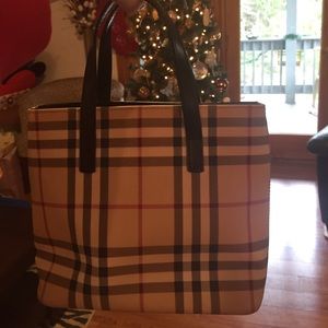 Burberry purse