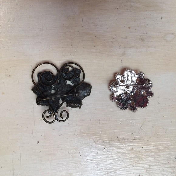 Brooch Bundle - Picture 2 of 2