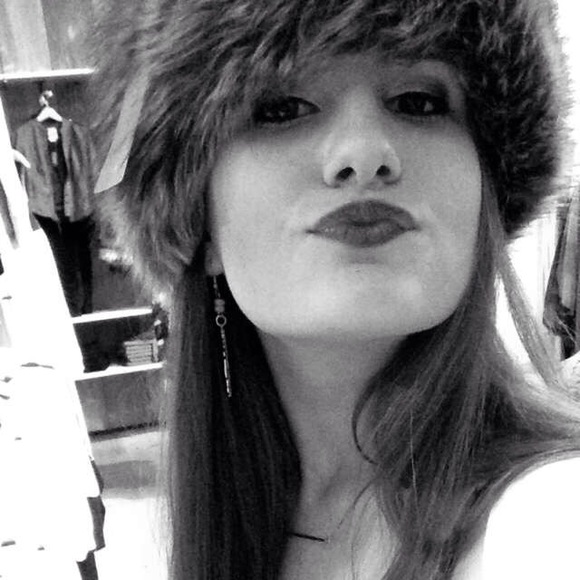 Meet your Posher, Noelle