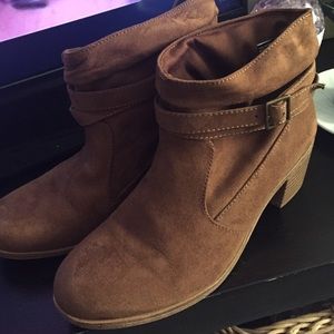 American Eagle Cognac Suede Booties