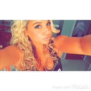 Meet your Posher, Chloe