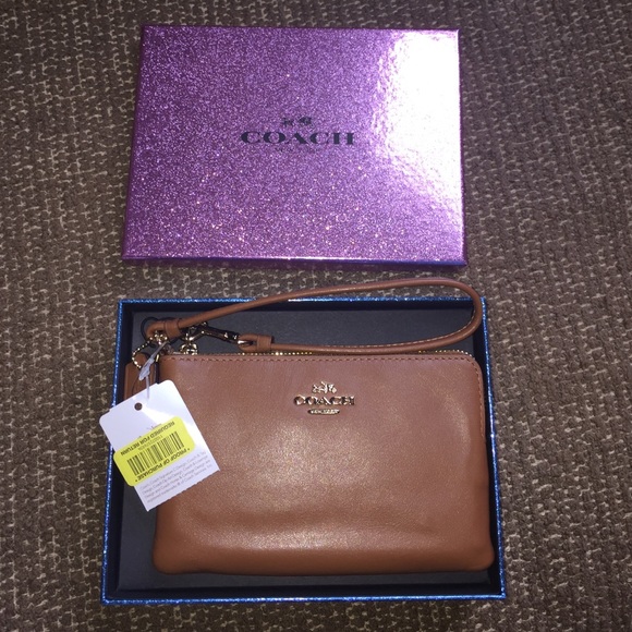 Coach - Brown wristlet. Brand new with tags - Picture 1 of 1