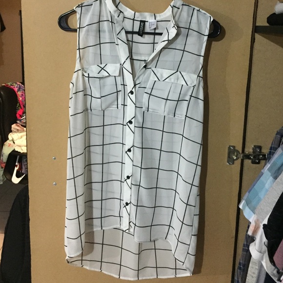 SOLD Grid Check B&W Long Tank Blouse ❤️🎀 - Picture 2 of 2