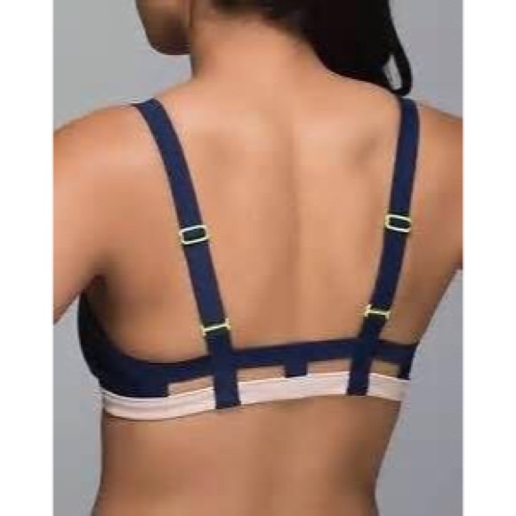 Moving Sale! Lululemon Surf to Turf Booster - Picture 2 of 4