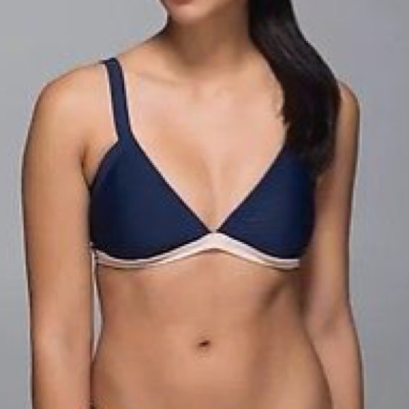 Moving Sale! Lululemon Surf to Turf Booster - Picture 3 of 4