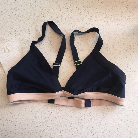 Moving Sale! Lululemon Surf to Turf Booster - Picture 4 of 4