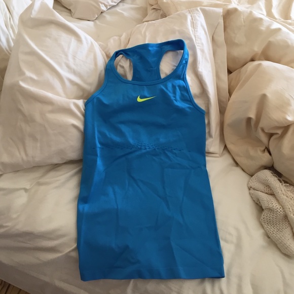 Nike tank