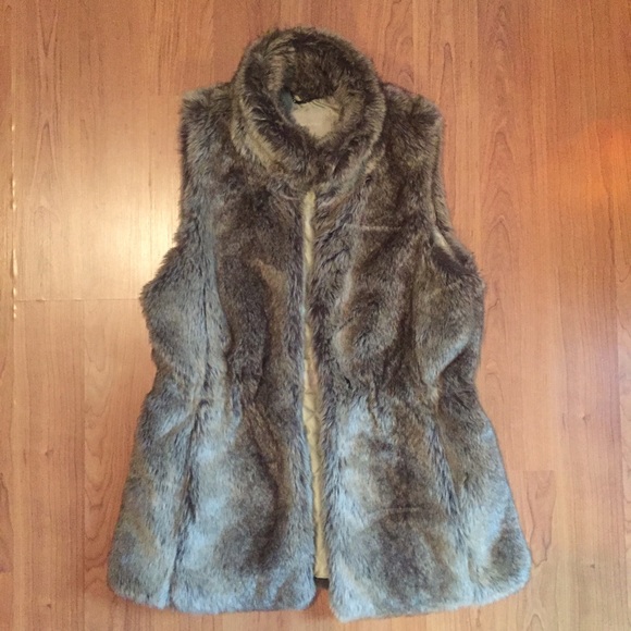 BANANA REPUBLIC LUXE FAUX FUR VEST JACKET S