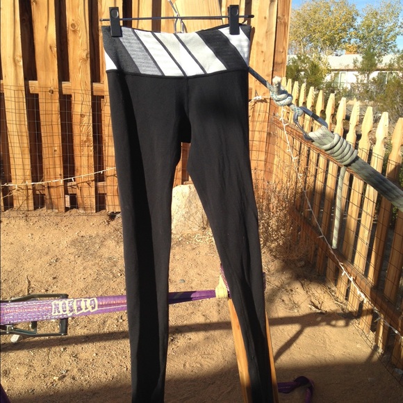 Reversible wunder under leggings