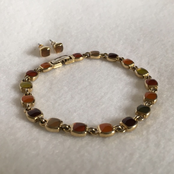 🌳SALE!🌳 Matching Multicolor Earrings & Bracelet - Picture 2 of 4