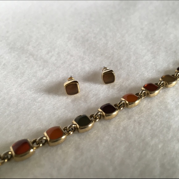 🌳SALE!🌳 Matching Multicolor Earrings & Bracelet - Picture 3 of 4