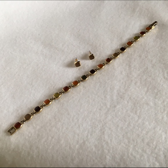 🌳SALE!🌳 Matching Multicolor Earrings & Bracelet - Picture 4 of 4