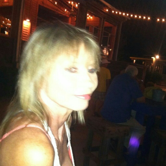 Meet your Posher, Iris - Picture 1 of 1