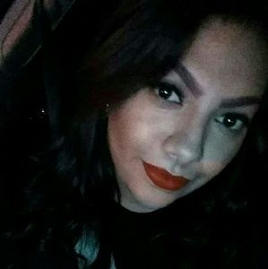 Meet your Posher, Stacy