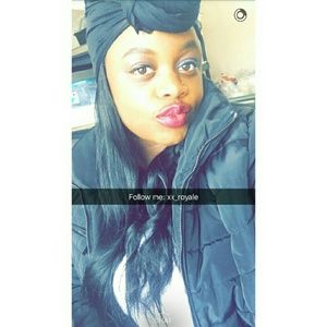 Meet your Posher, Nia