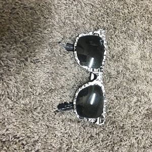 Ray bands limited addition