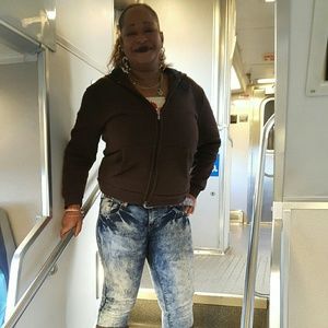 Meet your Posher, Adrienne