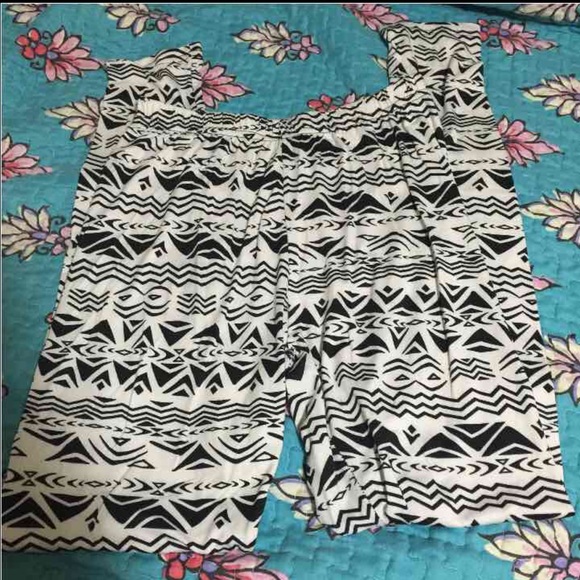 NWOT Pattern Leggings. - Picture 1 of 2