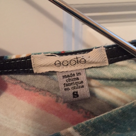 Adorable croptop w/ tied lace detail in back. S - Picture 3 of 3