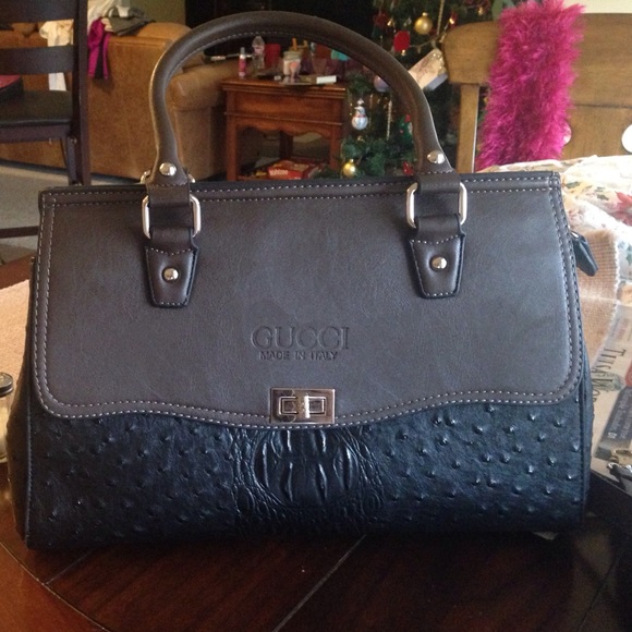 Gucci Handbag with cross body strap!