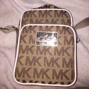 Michael kors cross body