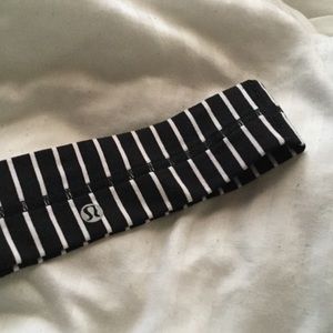 Lululemon grippy headband