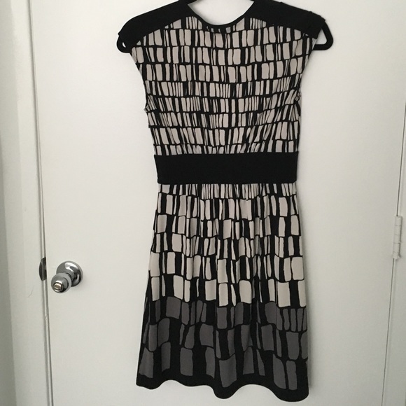 Formal Dress - Picture 2 of 3