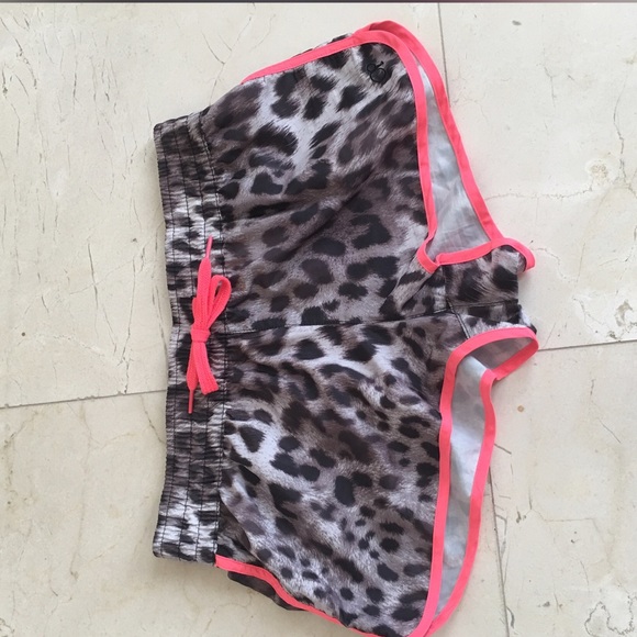Leopard short