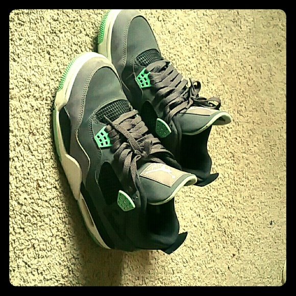Jordan green glows - Picture 1 of 4