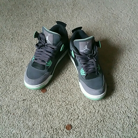 Jordan green glows - Picture 3 of 4