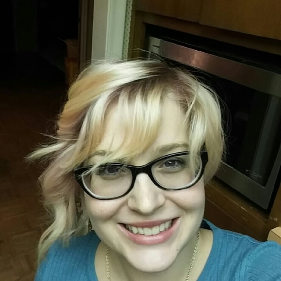 Meet the Posher Other - Meet your Posher, Cassandra