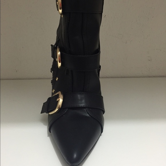 NEVER WORN HIGH HEEL BOOTS - Picture 2 of 4