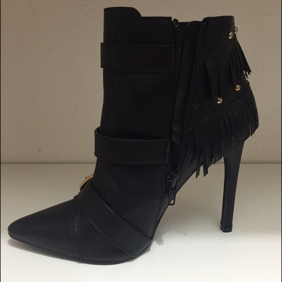 NEVER WORN HIGH HEEL BOOTS - Picture 3 of 4