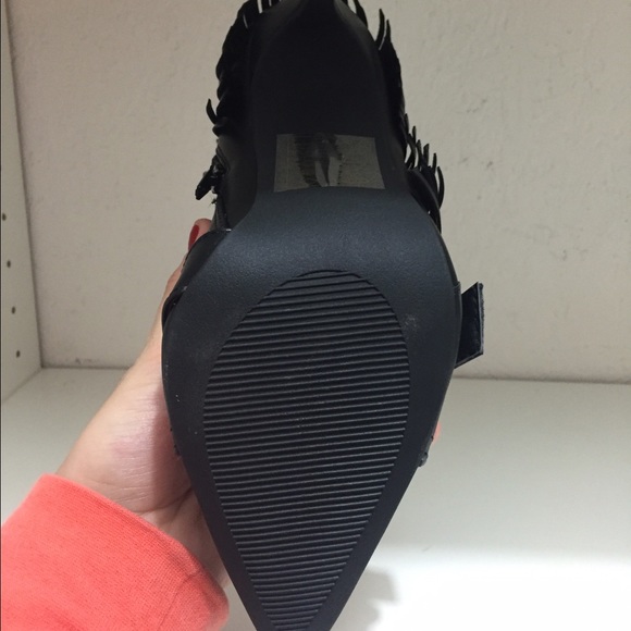 NEVER WORN HIGH HEEL BOOTS - Picture 4 of 4