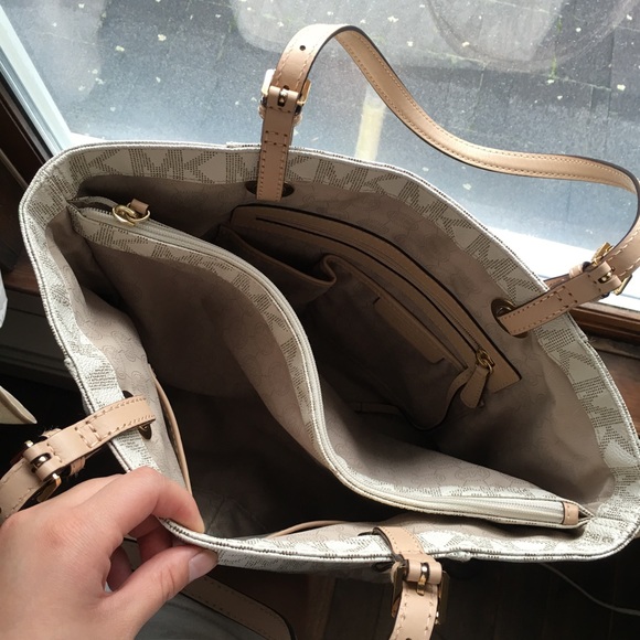 MICHAEL KORS Jet Set Logo Tote AND wallet bundle! - Picture 2 of 4