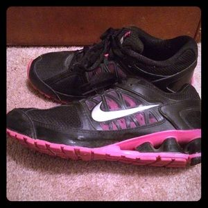 Nike tennis shoes