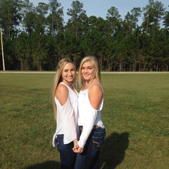 Meet your Posher, Calae - Picture 1 of 1