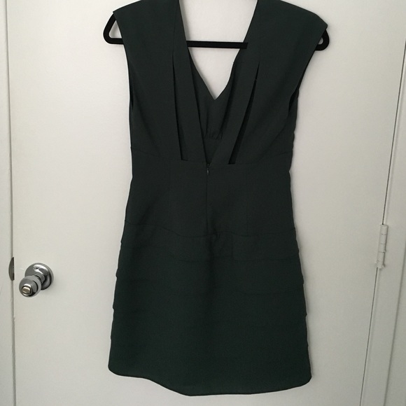 Dress - Picture 3 of 4