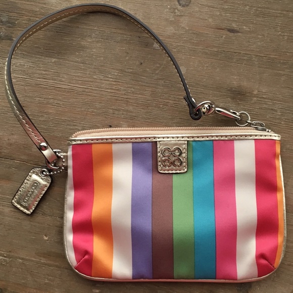 Discontinued pattern - Coach wristlet