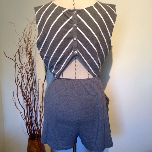 J E R S E Y • R O M P E R - Picture 3 of 4