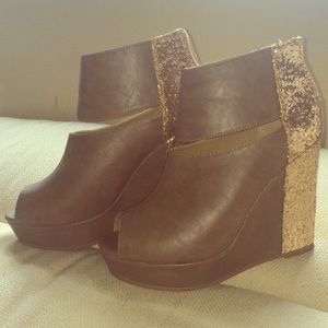Brown and gold wedges