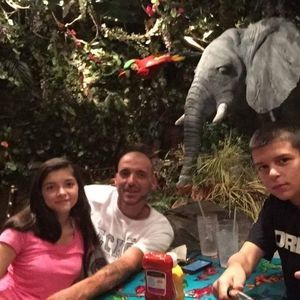 Meet your Posher, Noe