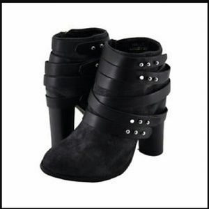 **price decrease** NWOT Ankle Booties