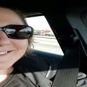 Meet your Posher, Stacy